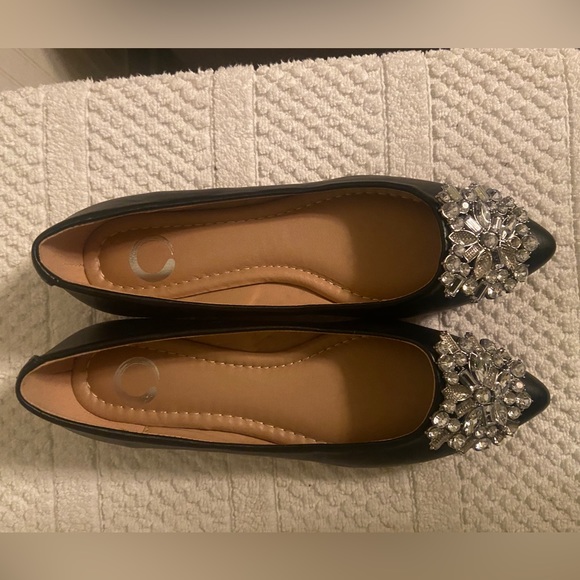 Journee Collection Women Renzo
Pointed Toe Ballet Shoes. size 6 - Picture 4 of 4